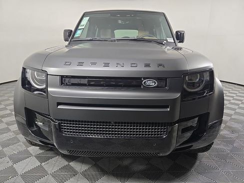 New 2026 Land Rover Defender 130 X-Dynamic SE AWD/4WD image 3