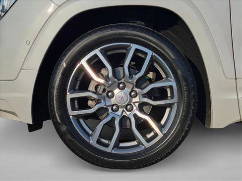Used 2022 GMC Terrain Denali w/ Denali Premium Package AWD/4WD image 24