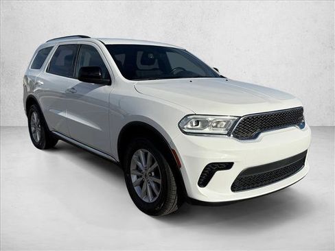 Used 2024 Dodge Durango SXT image 3