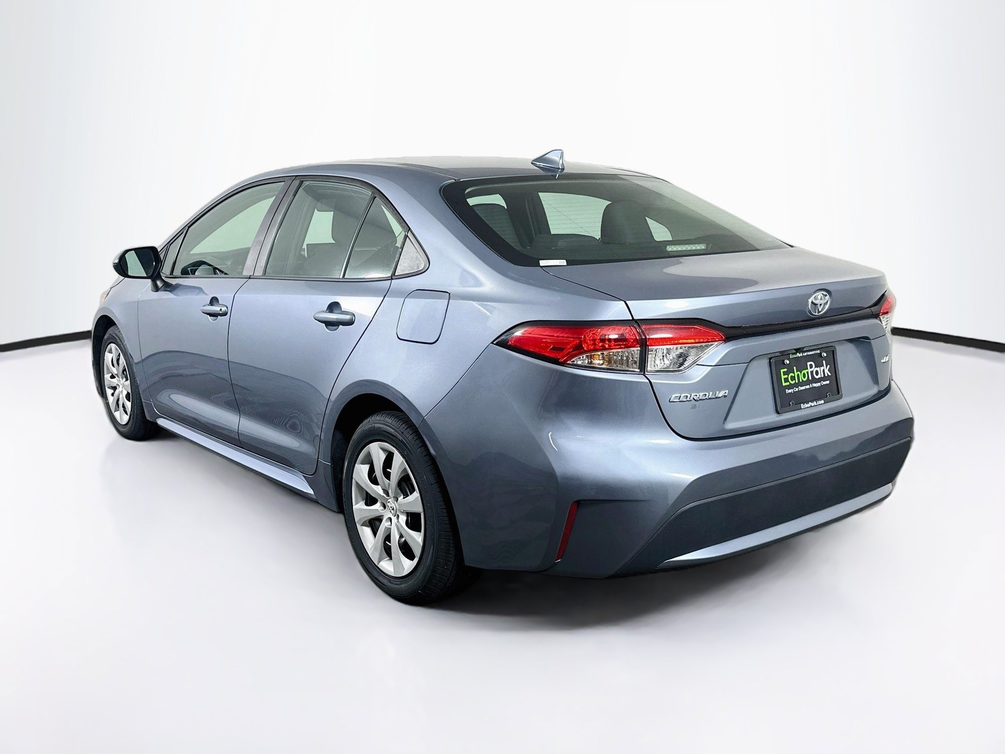 Used 2021 Toyota Corolla LE FWD image 5