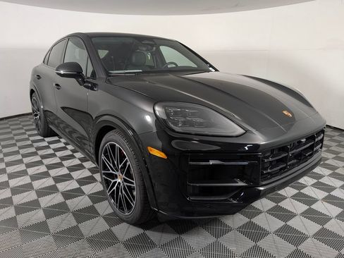 New 2026 Porsche Cayenne GTS AWD/4WD image 9