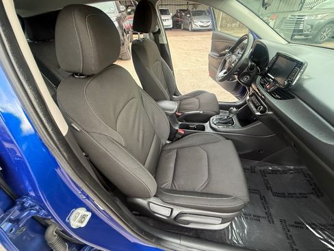 Used 2019 Hyundai Elantra GT FWD image 15