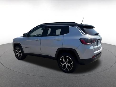 Used 2025 Jeep Compass Limited AWD/4WD image 10