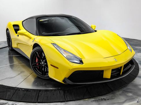 Used 2019 Ferrari 488 GTB RWD image 31