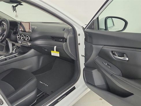 Used 2024 Nissan Sentra SV image 35