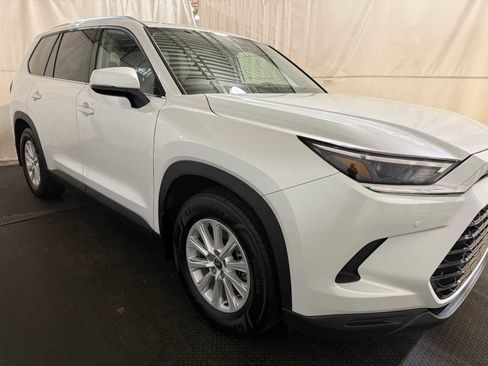 Certified 2024 Toyota Grand Highlander XLE image 10