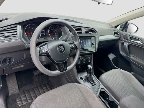 Used 2020 Volkswagen Tiguan S image 7