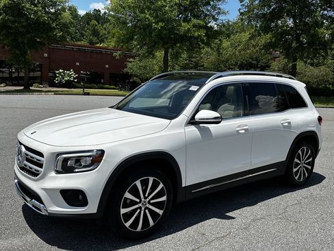 Used 2021 Mercedes-Benz GLB 250 image 4