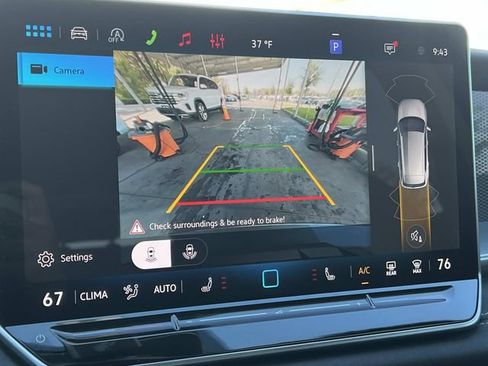 New 2026 Volkswagen Tiguan SE FWD image 18