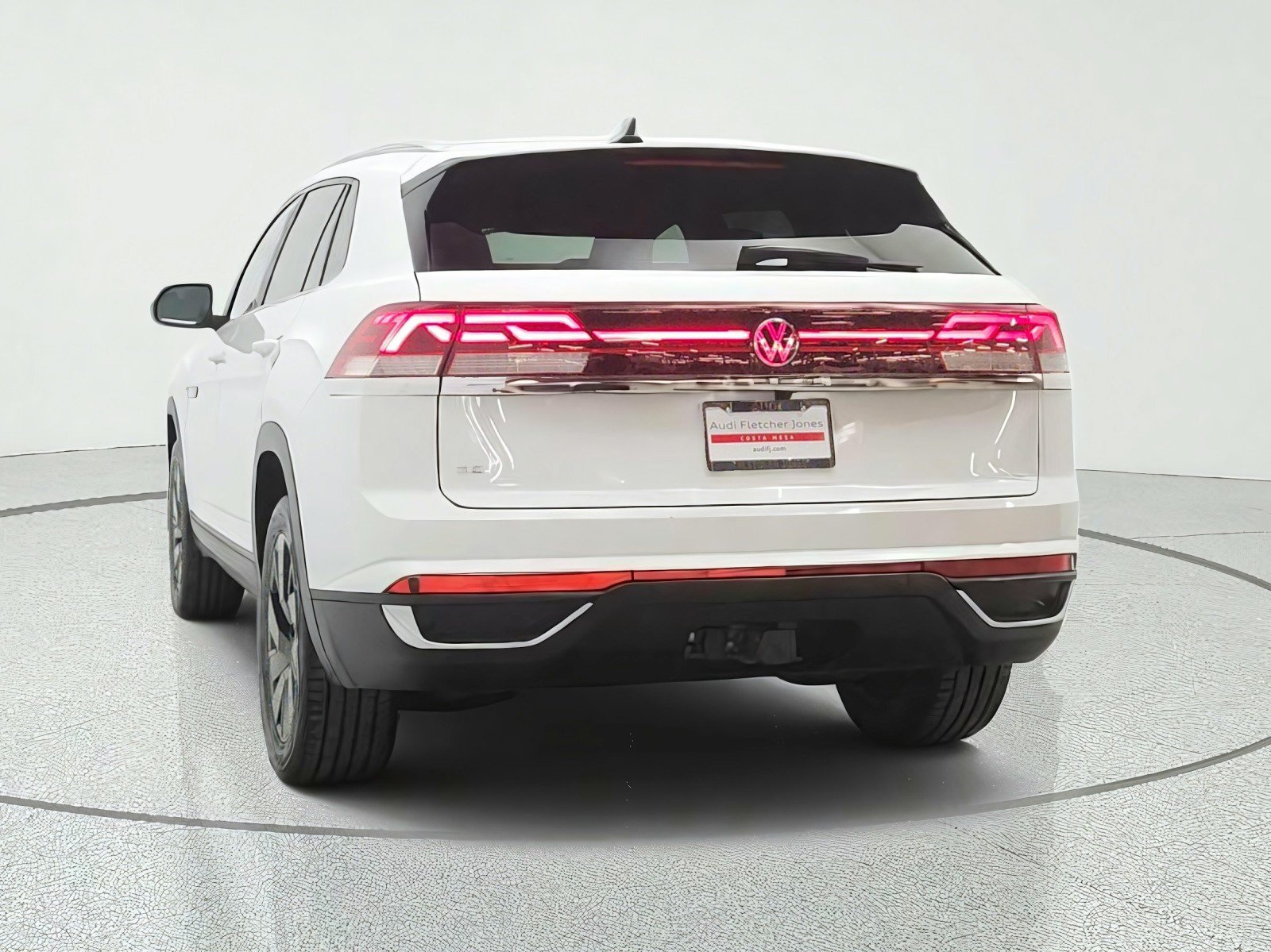 Used 2024 Volkswagen Atlas Cross Sport SE w/ Black Wheel Package FWD image 6