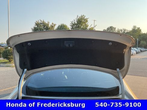 Used 2016 Chevrolet Malibu LT w/ Leather Package FWD image 17