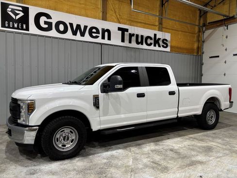 Used 2019 Ford F250 XL w/ Power Equipment Group RWD image 4