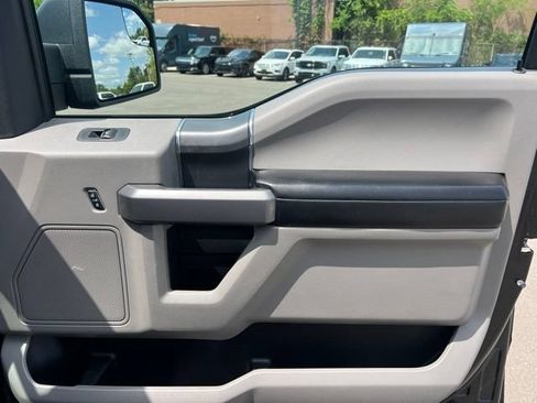 Used 2017 Ford F150 XLT w/ Equipment Group 302A Luxury AWD/4WD image 10