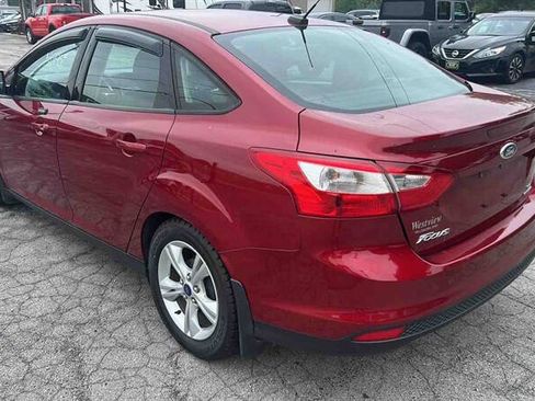 Used 2014 Ford Focus SE w/ SE Winter Package FWD image 6