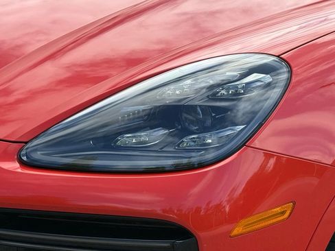 Certified 2020 Porsche Cayenne Turbo AWD/4WD image 23