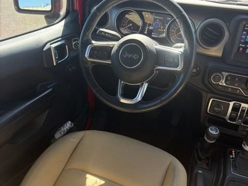 Used 2020 Jeep Gladiator Sport w/ Quick Order Package 24S AWD/4WD image 12