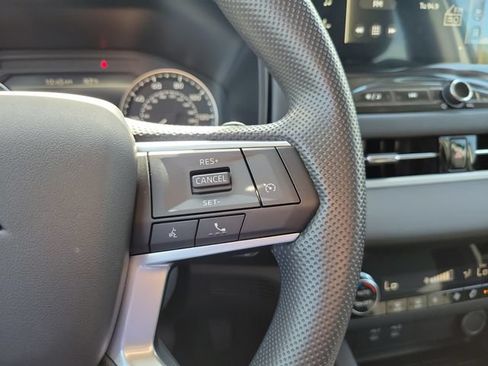 Used 2026 Mitsubishi Outlander ES FWD image 19