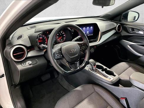Used 2024 Chevrolet Trax RS FWD image 14
