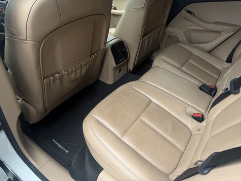 Used 2019 Porsche Macan S AWD/4WD image 16