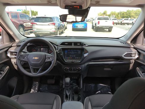 Used 2023 Chevrolet TrailBlazer LT w/ Convenience Package FWD image 20