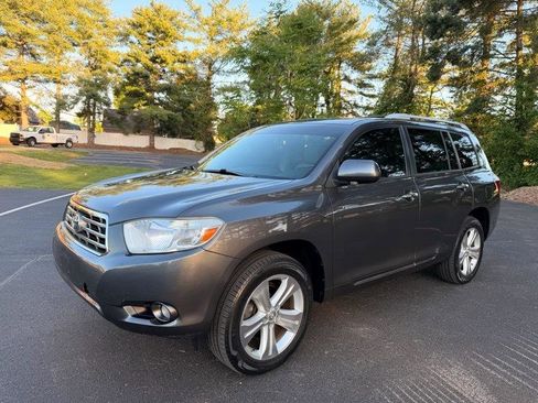 Used 2010 Toyota Highlander Limited image 1
