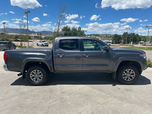 Used 2019 Toyota Tacoma SR5 AWD/4WD image 9