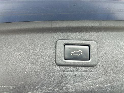 Used 2019 Subaru Outback 2.5i Limited AWD/4WD image 18