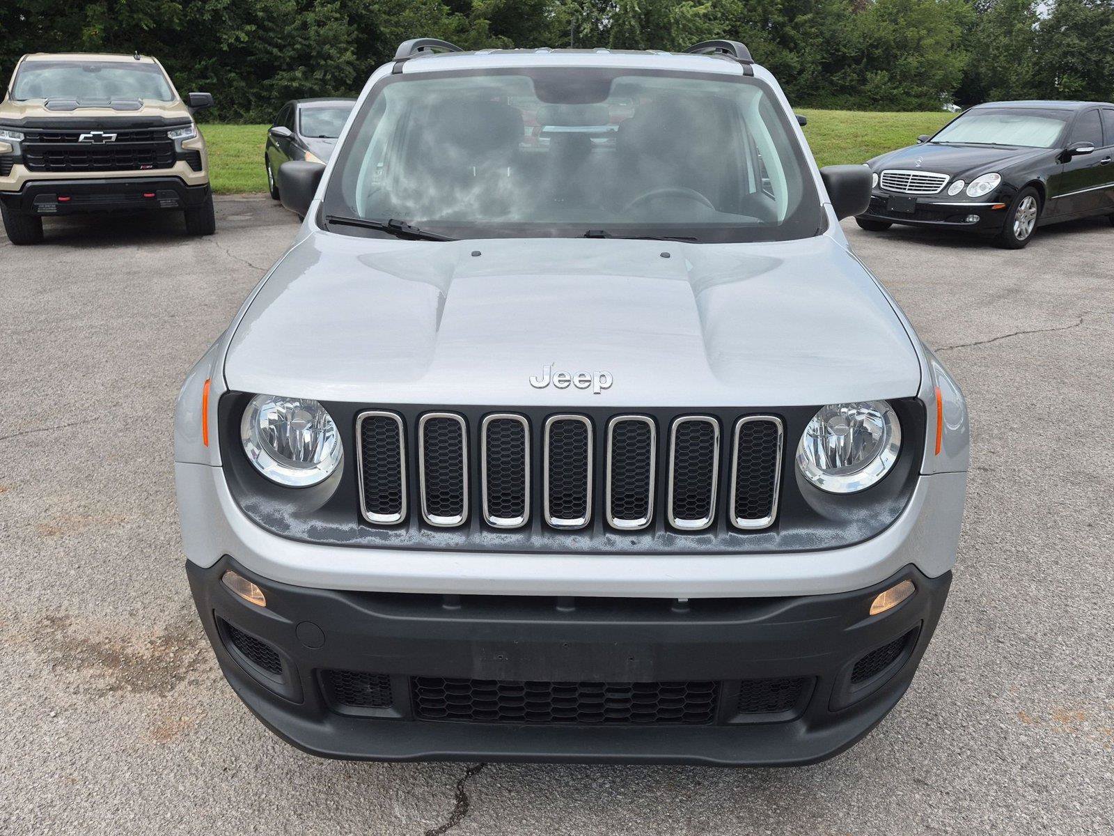 Used 2018 Jeep Renegade Sport w/ Power & Air Group FWD image 8