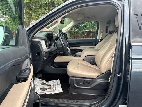 Used 2022 Ford Expedition Max XLT image 24