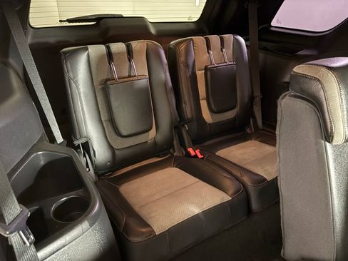 Used 2017 Ford Explorer XLT w/ Equipment Group 202A image 77