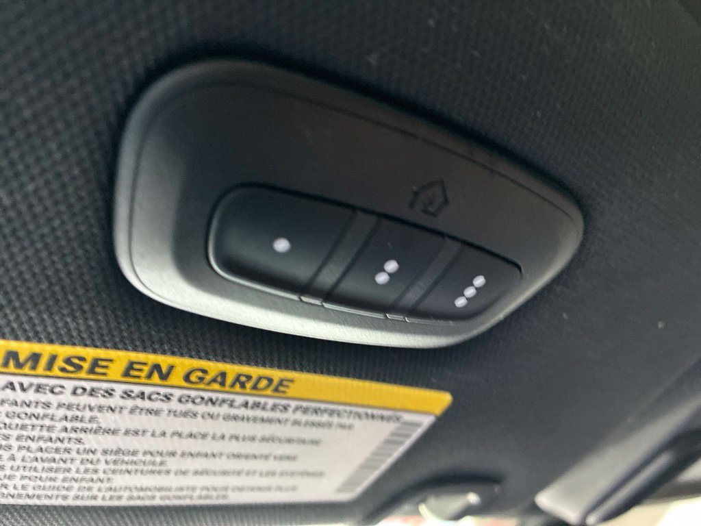 Certified 2025 Chrysler Pacifica Limited FWD image 67