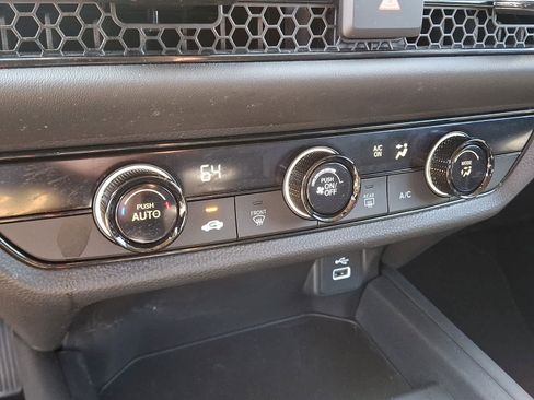 Certified 2025 Honda HR-V LX image 17