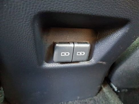 Used 2025 Toyota RAV4 XLE image 11