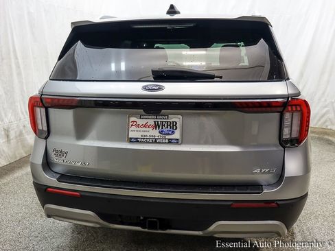 Used 2025 Ford Explorer Platinum w/ LUX Leather Package image 7