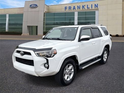 Used 2019 Toyota 4Runner SR5 w/ Four Season Floor Mat Package image 3