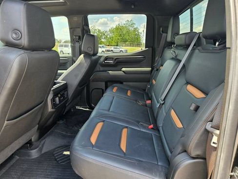 Used 2024 GMC Sierra 1500 AT4 w/ Technology Package AWD/4WD image 25