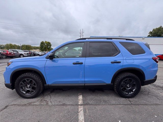 Used 2024 Honda Pilot TrailSport image 5
