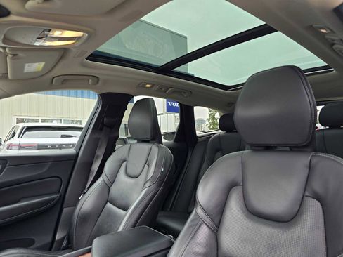 Certified 2023 Volvo XC60 B5 Ultimate image 21