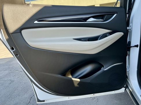 Used 2020 Buick Enclave Essence image 30