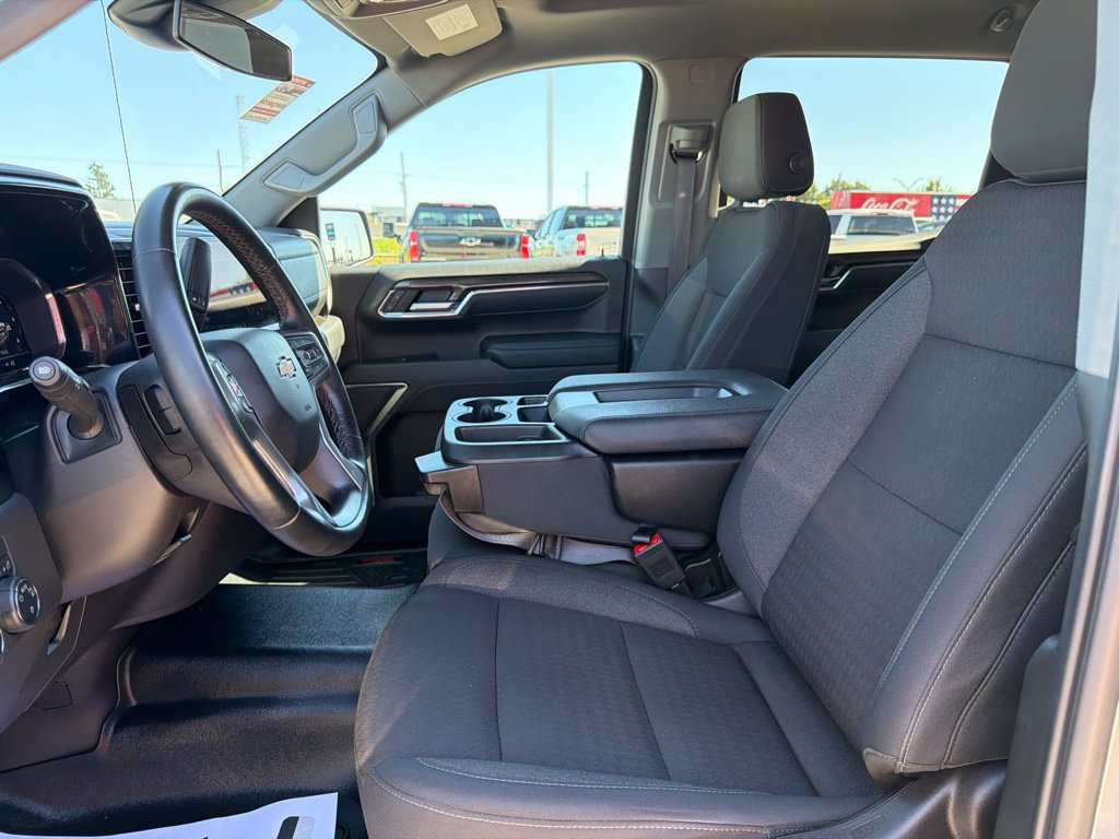 Used 2024 Chevrolet Silverado 1500 LT AWD/4WD image 18