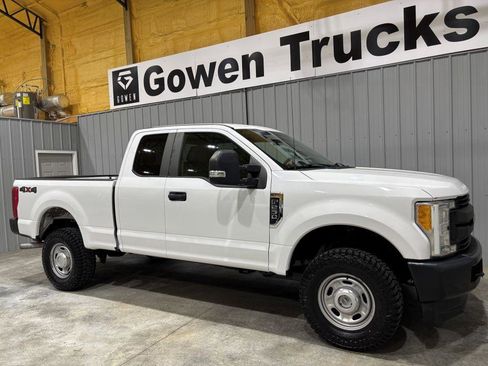 Used 2017 Ford F250 XL w/ Power Equipment Group image 3