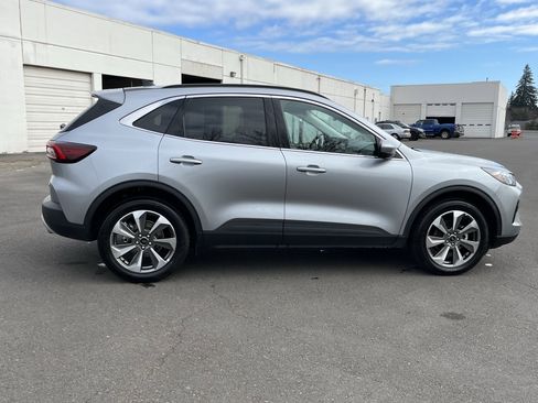 Used 2024 Ford Escape Platinum image 6