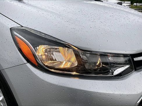 Used 2022 Chevrolet Trax LS w/ Tint and Cruise Package FWD image 33