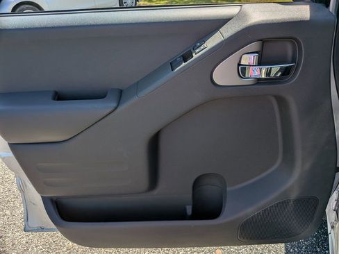 Used 2017 Nissan Frontier PRO-4X AWD/4WD image 30
