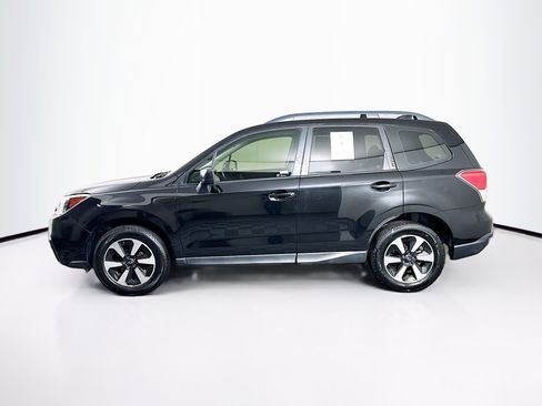 Used 2018 Subaru Forester 2.5i w/ Alloy Wheel Package AWD/4WD image 4