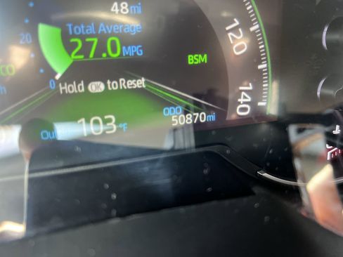 Used 2024 Toyota RAV4 XLE FWD image 22