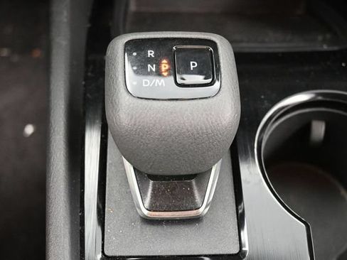 Used 2025 Nissan Rogue SV AWD/4WD image 25