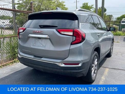 Used 2023 GMC Terrain SLT FWD image 3