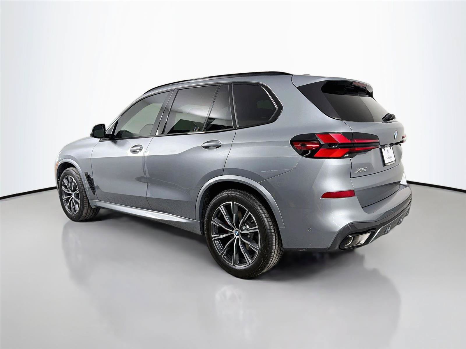 New 2026 BMW X5 xDrive40i w/ M Sport Package AWD/4WD image 7