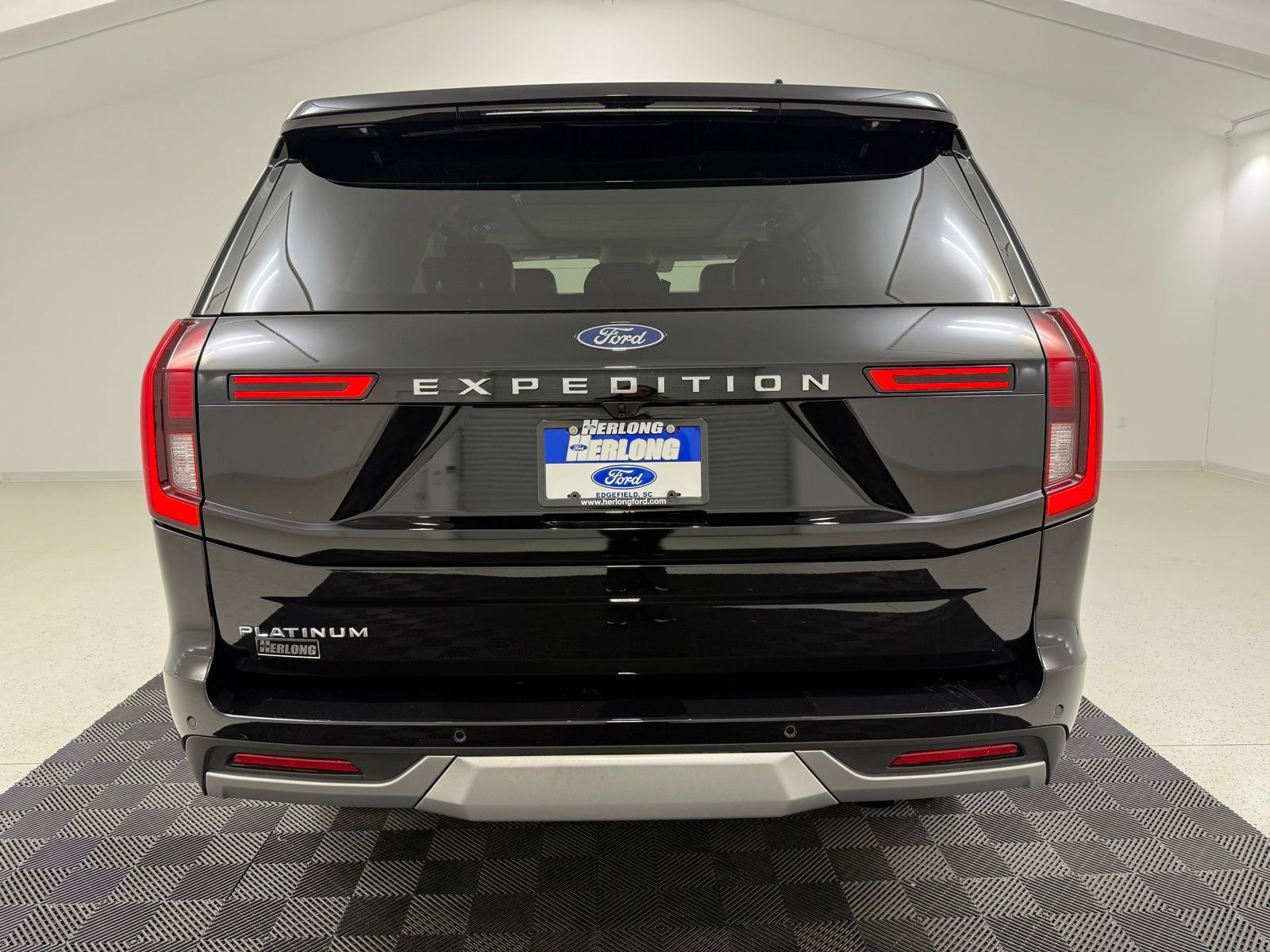 Used 2025 Ford Expedition Platinum AWD/4WD image 6